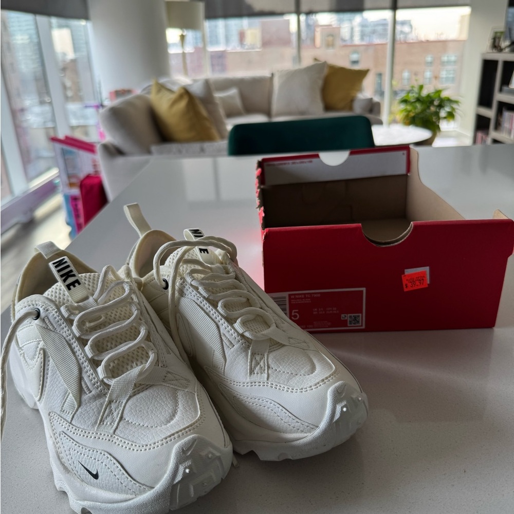 W Nike TC 7900
Size 5